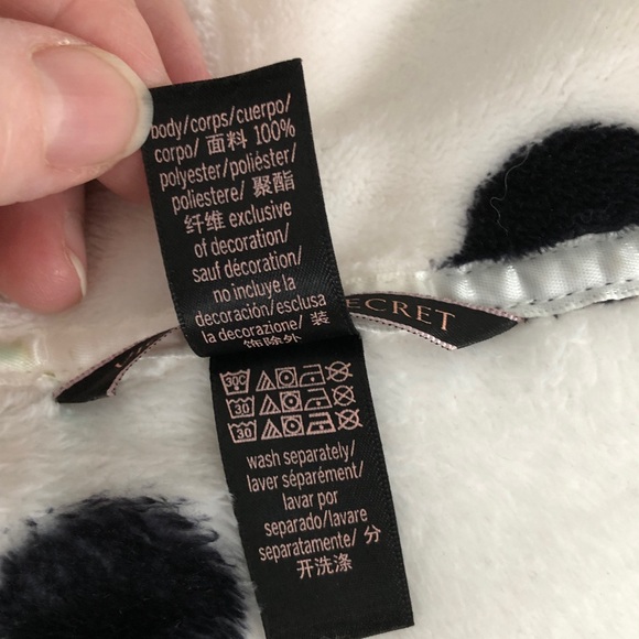 VICTORIAS SECRET Cozy Short Plush Robe in a white and black polka dots | M/L - Picture 12 of 12